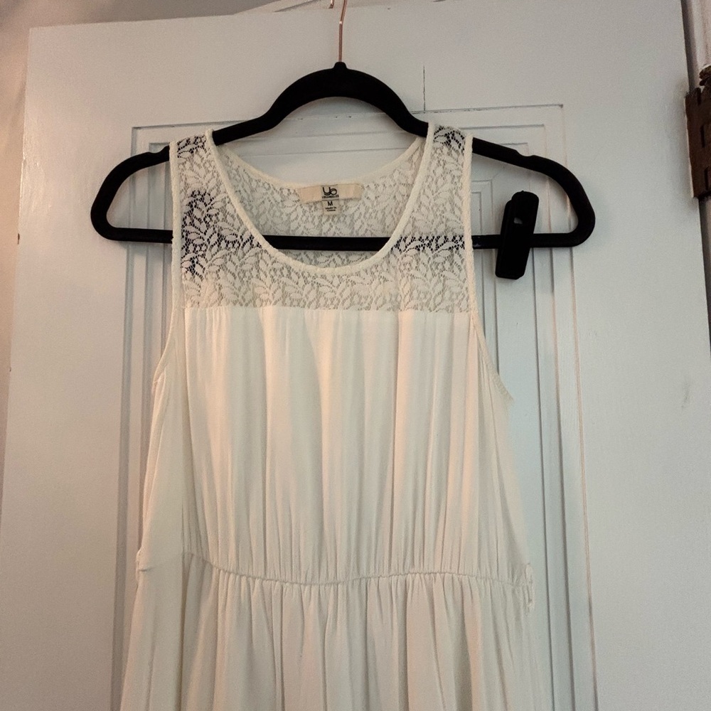 YA Los Angeles Elegant White Lace Maxi Dress - Picture 2 of 5